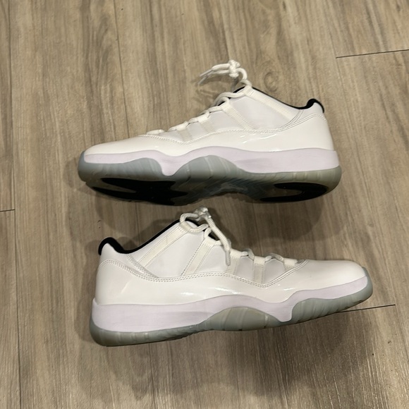 Jordan 11 Low Legend Blue Size 12 - Picture 2 of 6
